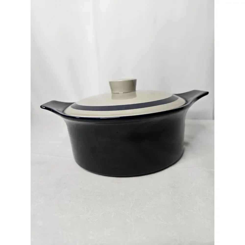Vintage Celebrity Lexington Round 2 Quart Stoneware Casserole Dish Lid Blue
